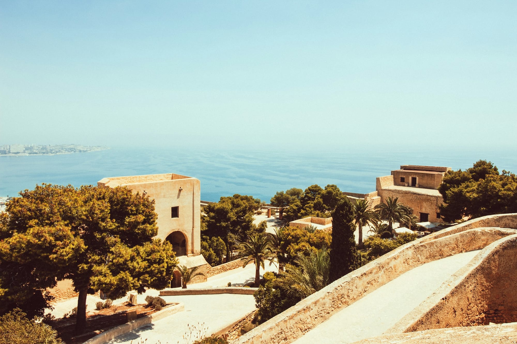 Enjoy the old side of Malaga, with delights such as Castle de Alkazaba