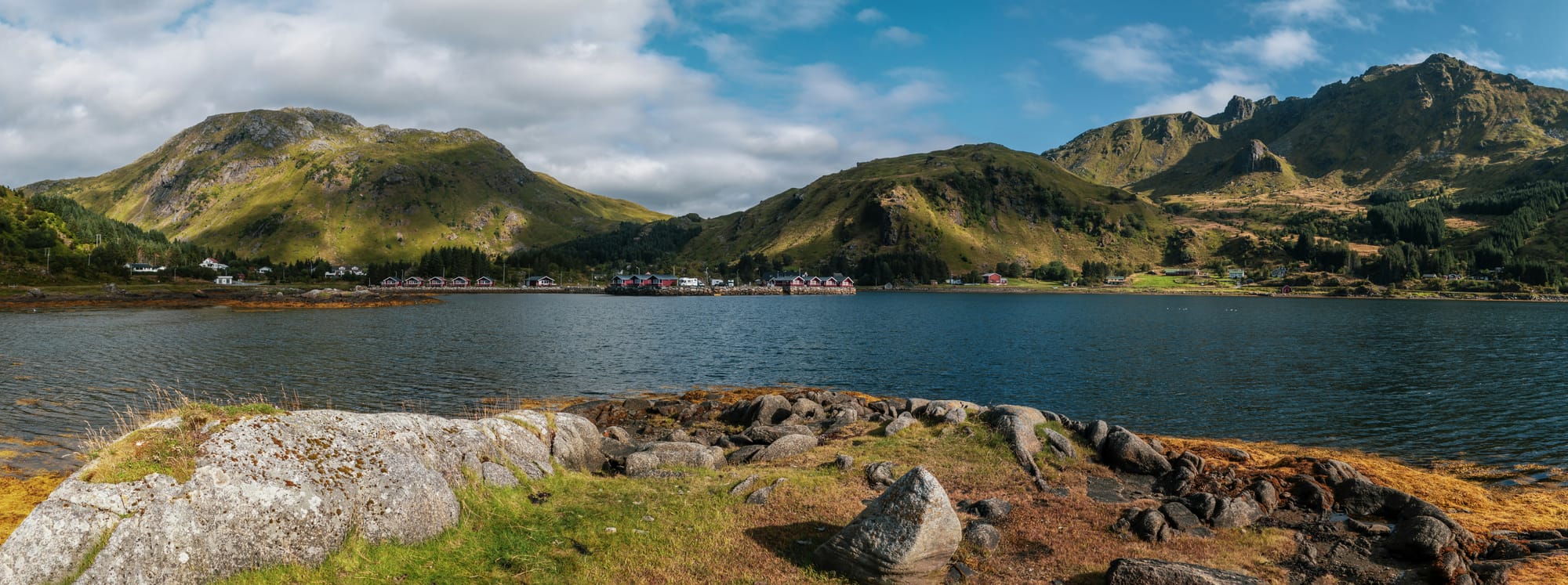 Explore the mighty Lofton Islands from Gravdal
